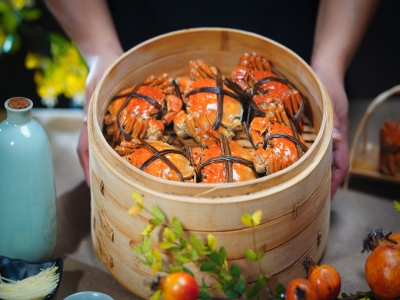 大闸蟹美食文化：味蕾盛宴与历史传承的交响